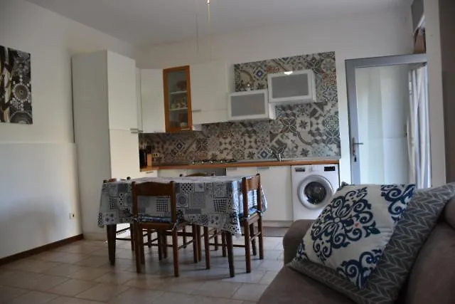 Apartamento La Terrazza Garda  0*, Garda (Verona) Italia
