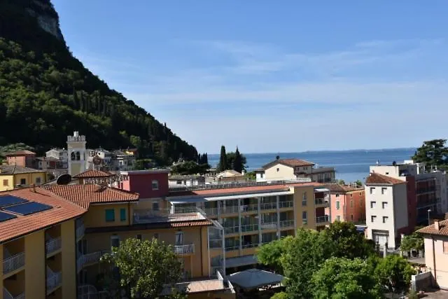 La Terrazza Apartment Garda